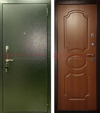 Зеленая железная дверь с порошковым напылением ДП-307 в Краснодаре