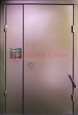 Коричневая стальная дверь в подъезд ДПД-1 в Краснодаре