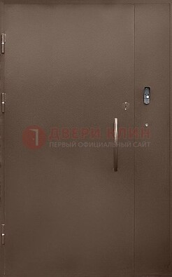 Коричневая металлическая подъездная дверь ДПД-2 в Краснодаре