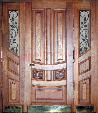 Парадная дверь со стеклом и ковкой ДПР-35 для загородного дома в Краснодаре