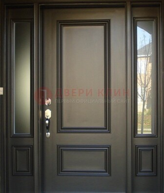 Парадная дверь с отделкой массив ДПР-65 в загородный дом в Сочи