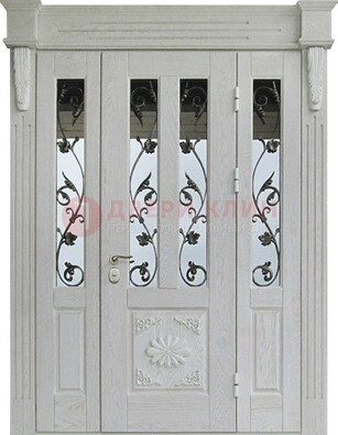 Входная парадная дверь со стеклом и ковкой в белом цвете ДПР-93 в Сургуте