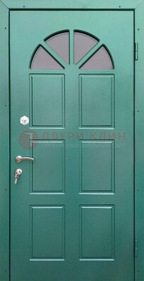 Зеленая стальная дверь со стеклом для дома ДС-28 в Краснодаре