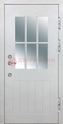 Белая уличная дверь со стеклом ДС-30 в Краснодаре