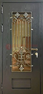 Одностворчатая железная дверь со стеклом и ковкой для дома ДСК-101 в Краснодаре