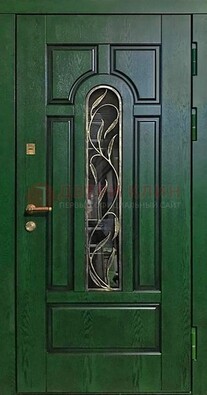 Зеленая железная дверь со стеклом и ковкой ДСК-111 в Краснодаре