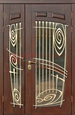 Коричневая железная дверь с большим стеклом и ковкой ДСК-203 в Краснодаре