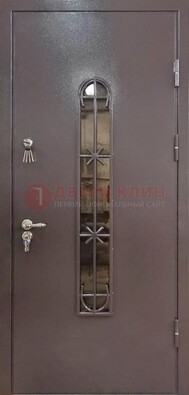 Металлическая дверь Порошок с небольшим стеклом и ковкой ДСК-282 в Краснодаре