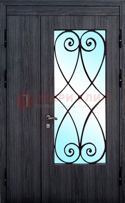 Стальная дверь со стеклом и ковкой ДСК-69 в деревянный дом в Краснодаре