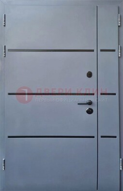 Серая металлическая тамбурная дверь с молдингами ДТМ-42 в Краснодаре