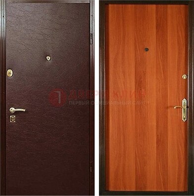 Коричневая металлическая дверь с винилискожей ДВ-20 в Краснодаре