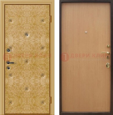 Светлая металлическая дверь с винилискожей ДВ-34 в Краснодаре