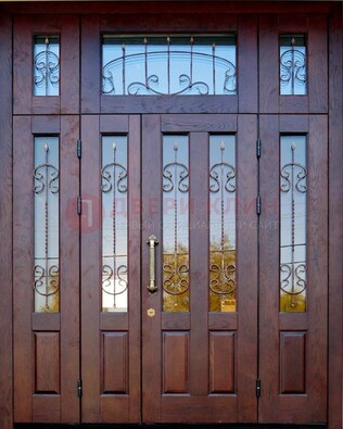 Коричневая парадная дверь с виноритом и ковкой ДВТ-168 в Краснодаре