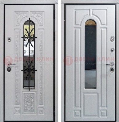 Белая стальная дверь с виноритом и ковкой снаружи ДВТ-197 в Краснодаре