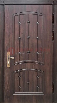 Коричневая уличная дверь с виноритом для дома ДВТ-235 в Краснодаре