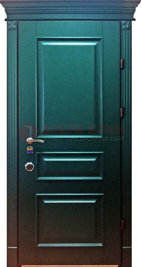 Зеленая входная филенчатая дверь с виноритом ДВТ-62