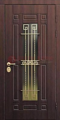Уличная коричневая дверь с виноритом и панелью Тисненый орех ДВТ-95 в Омске