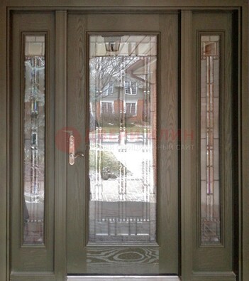 Коричневая стальная дверь с массивом дуба с витражом ВЖ-16 в Краснодаре