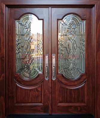 Классическая железная дверь с массивом дуба для входа ВЖ-23 в Краснодаре